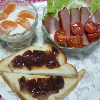 水羊羹トーストと焼き豚サラダとみかんヨーグルト☆